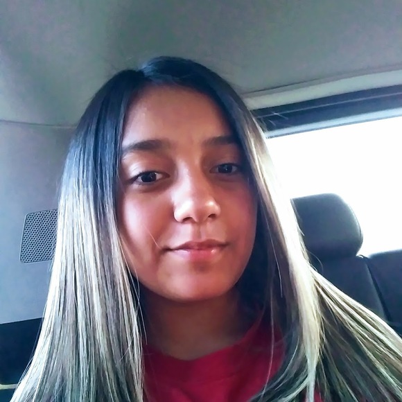 Meet your Posher, Ariana - Picture 1 of 1